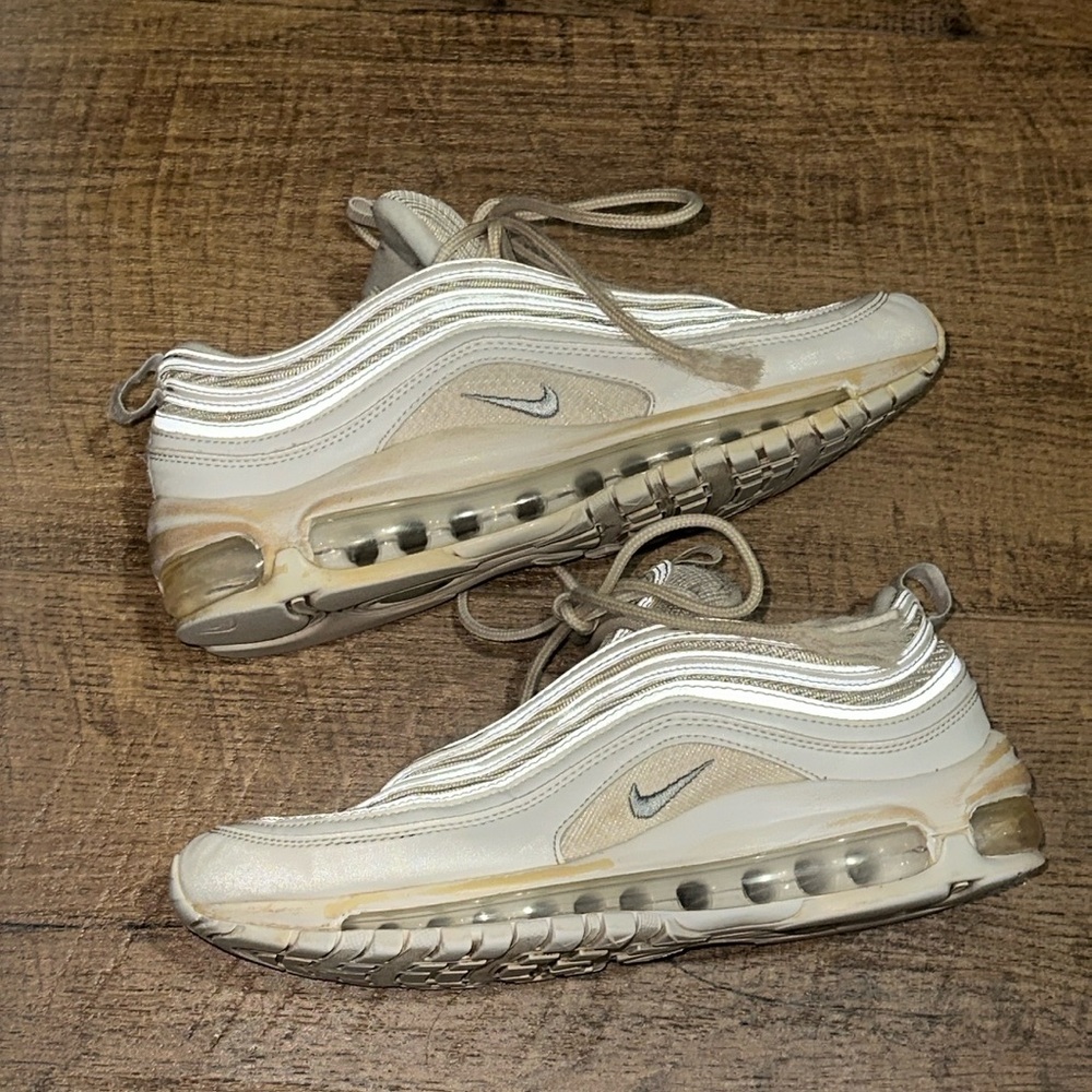 Nike Air Max 97 White Size 6.5 (men’s) but was worn as women’s size 7.5